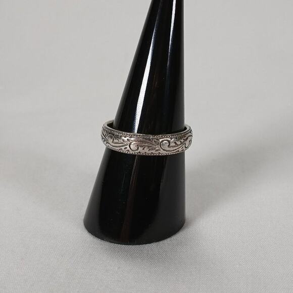 Marsala Jewelry - Vintage Marsala Etched Paisley Sterling Silver Ring Size 8.75